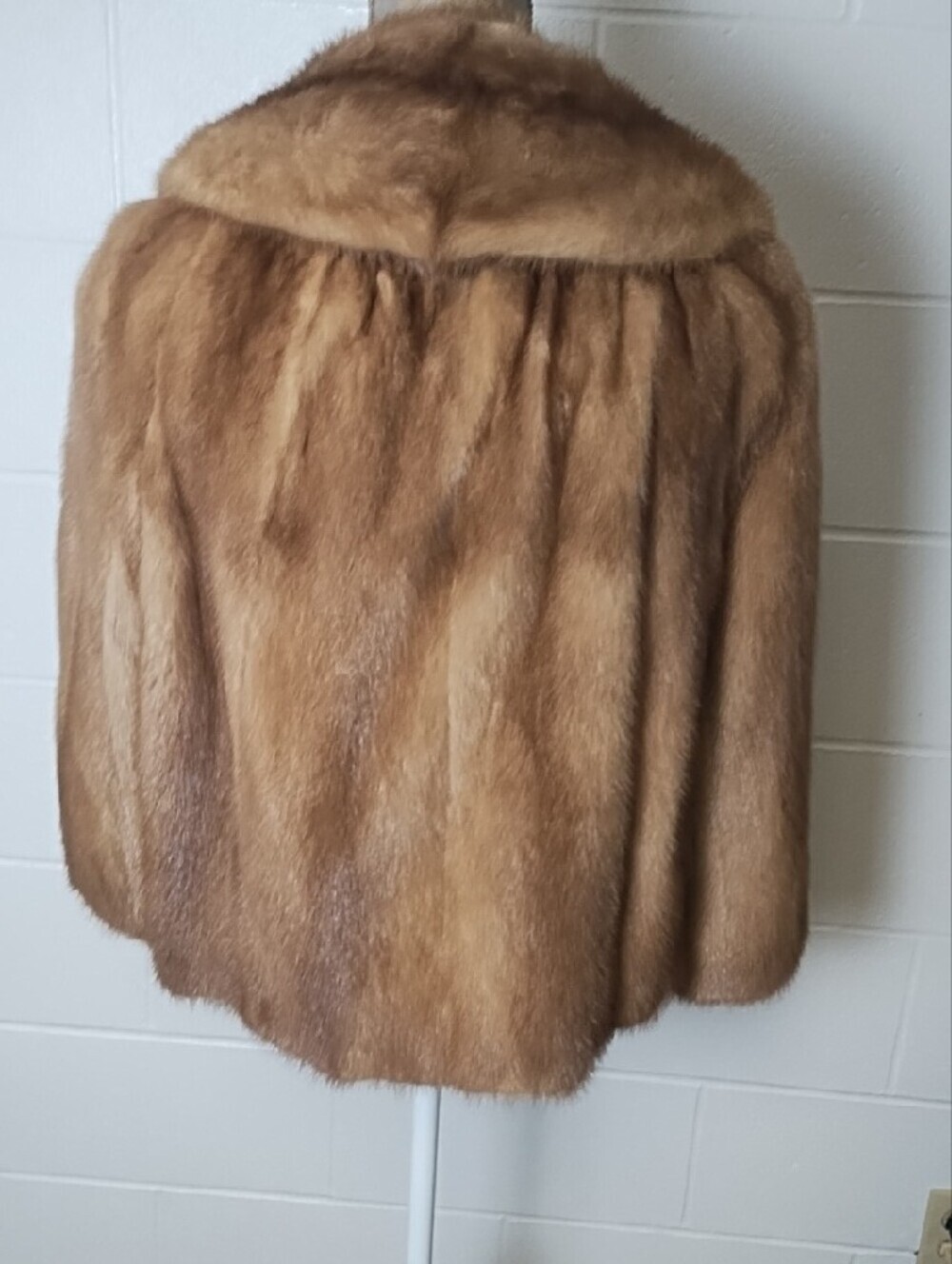 Luxury Classic Genuine Mink Fur Cropped Swing Jacket in Autumn Haze Pockets - Picture 3 of 16